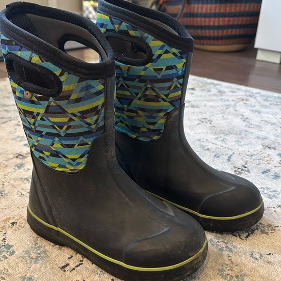 BOGS size 3 kids winter boot - Picture 1 of 3